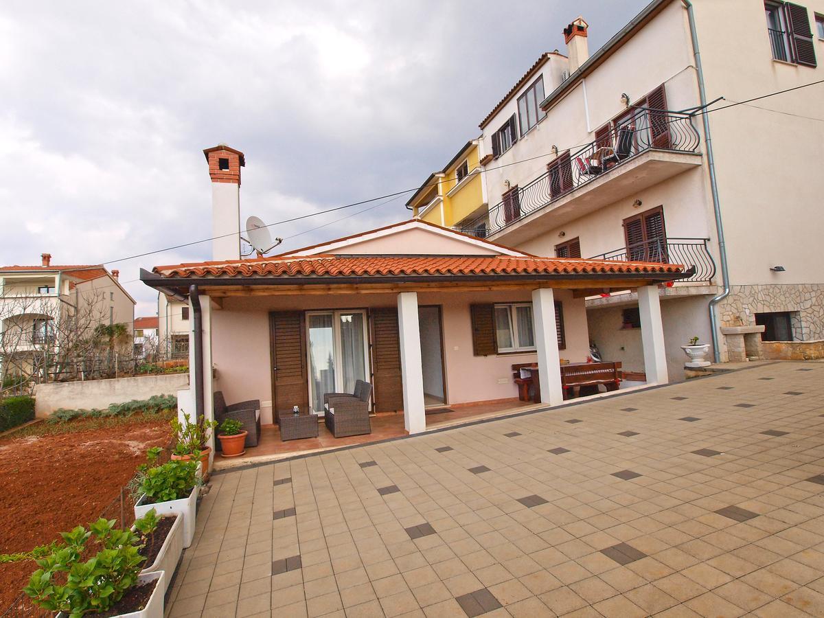 Apartments Milan 1048 Ровинь Экстерьер фото
