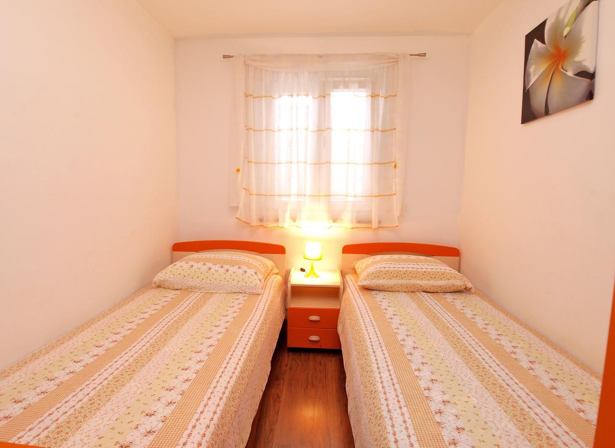 Apartments Milan 1048 Ровинь Экстерьер фото