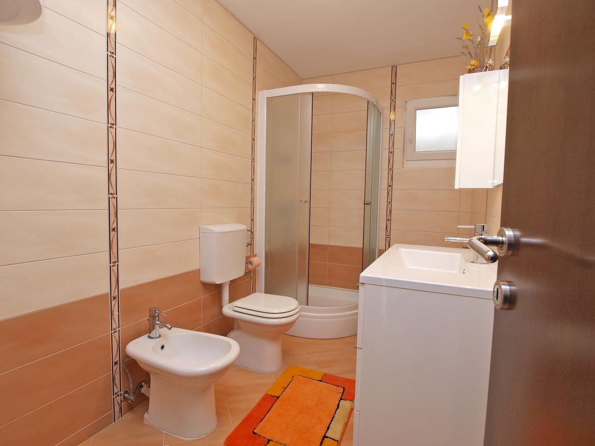Apartments Milan 1048 Ровинь Экстерьер фото